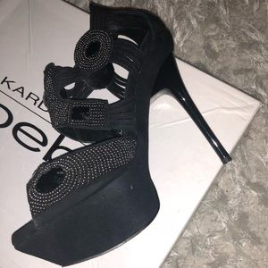 Bebe Kardashian heel